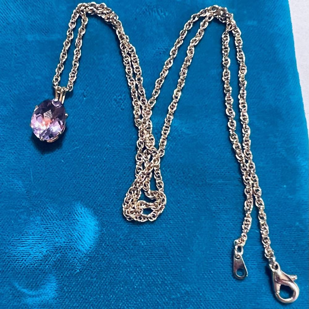 Vintage 1.5 Carat Oval Amethyst Necklace Pendant in Gold Setting